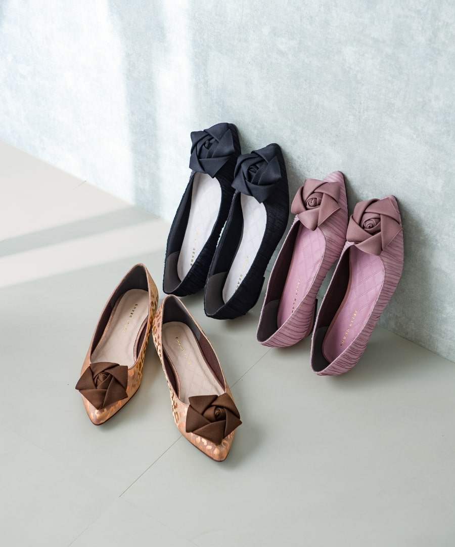 Rose Corsage Flat Pumps